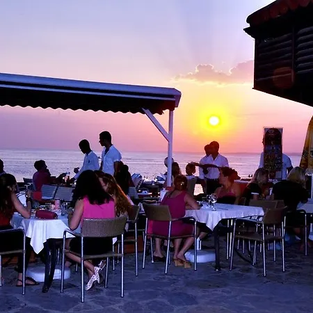 Hotel Altinkum 3*