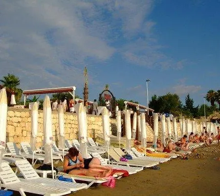 Hotel Altinkum 3*